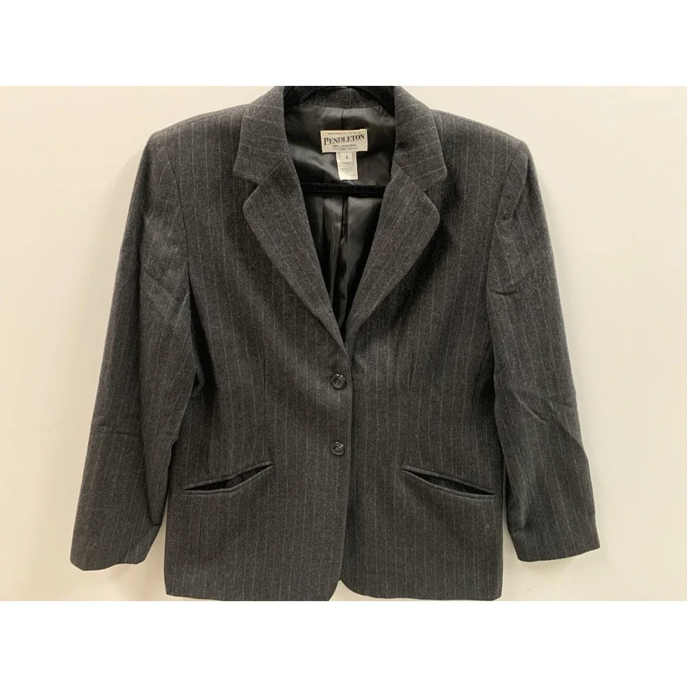 Vintage Pendleton Woman's Size 6 100% Virgin‎ Wool Gray Pinstripe Blazer Jacket